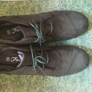 Forever 21 Patricia Olive Lace Up Wedge Bootie 10
